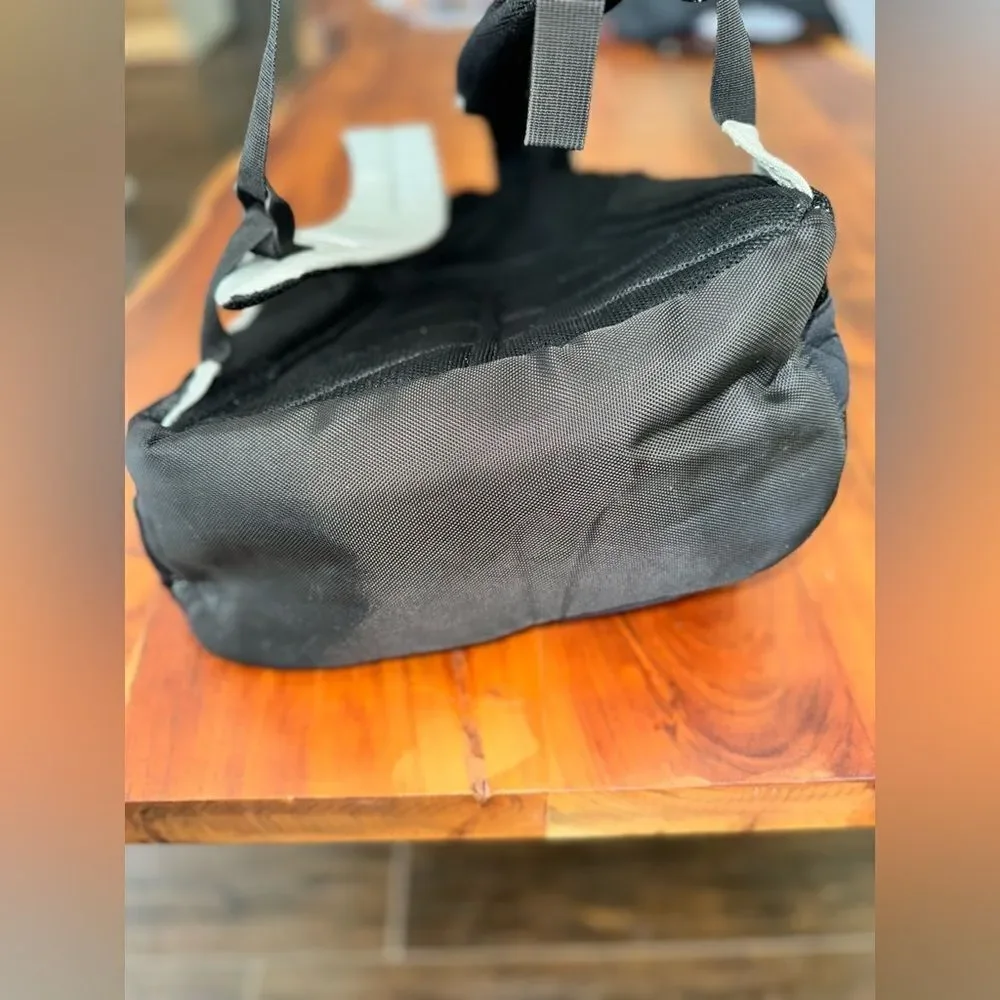 Nautica full size back pack. Lots of pockets/padded laptop compartment EUC